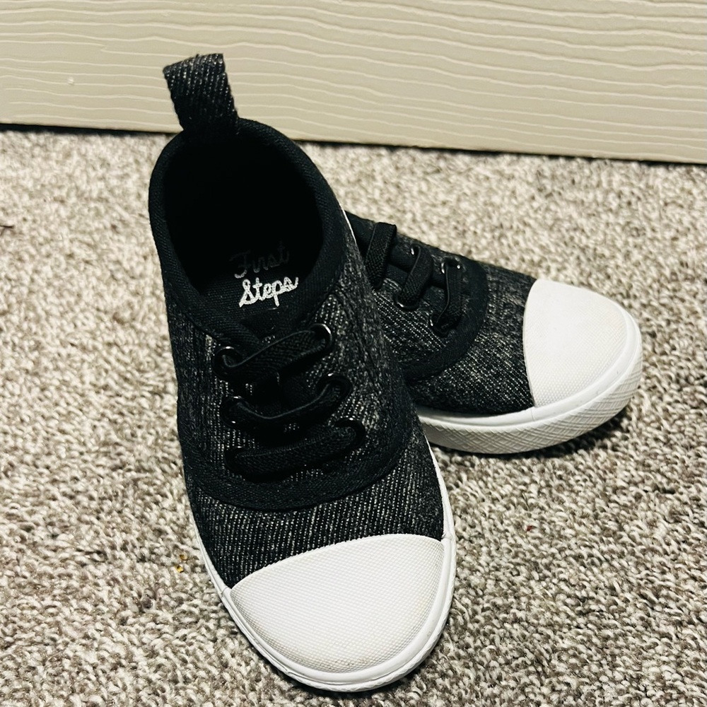 First Steps toddle boy shoes. Size 5